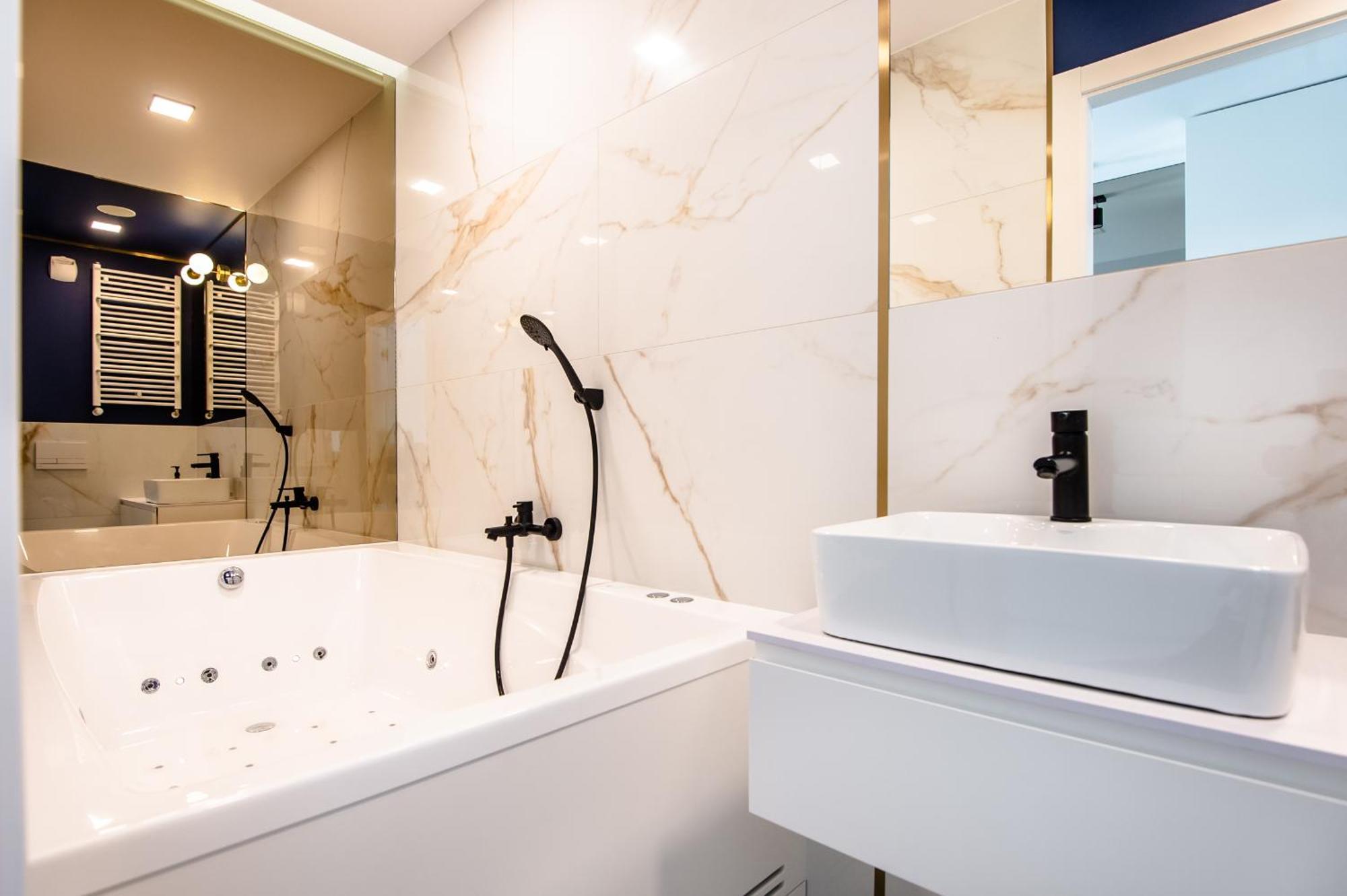 Super-Apartamenty Vip Jacuzzi III Poznaň Exteriér fotografie