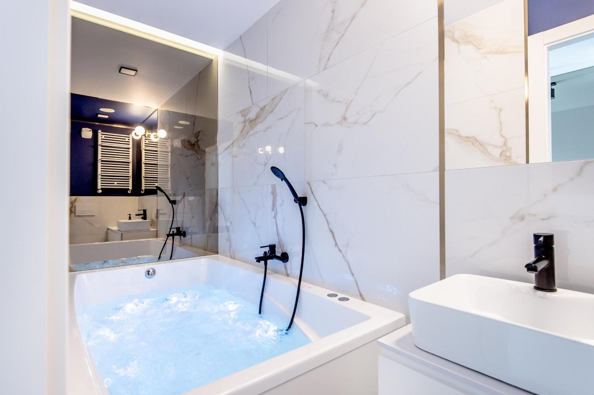 Super-Apartamenty Vip Jacuzzi III Poznaň Exteriér fotografie